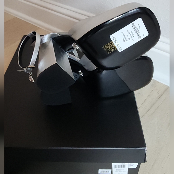 VERSACE SANDAL SIZE 40 US Size 10 - Picture 7 of 7